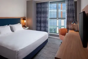 Hampton by Hilton at the Boston Seaport District - Room