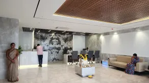 Hotel Tulips Grand - Lobby