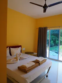 Ashoka jungle river resort - Room