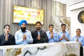 Hotel Divine 800m to Golden Temple - Rezeption