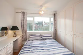 3 Bedroom House Near the City Center - Værelse