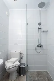 Costa Avithos - Bathroom