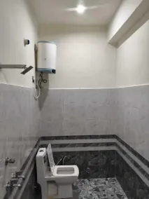 Krishna Residency By Vrindavan Stays - Salle de bain