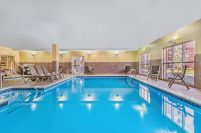 Hampton Inn & Suites Detroit / Airport - Romulus - Pool