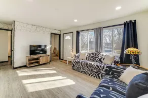 3 Mi to Hard Rock Casino: Charming Home in Gary! - Interiör