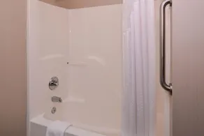 Holiday Inn Express Hotel & Suites Youngstown - North Lima/Boardman by IHG - Salle de bain