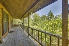 Studio w/ Deck: Near Thorncrown Chapel & Lakes - Interni