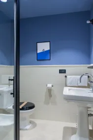 The Poet Hotel - Bathroom