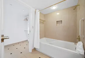2br/3ba Condo Right Between Hard Rock and Ocean Casino! - Badrum