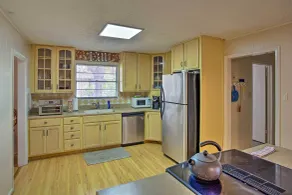 8 Mi to Lake Ray Hubbard: Creekside Garland Home - Interiör