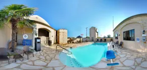 Days Inn & Suites by Wyndham Llano - Piscina