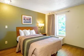 HomeTowne Studios by Red Roof Chicago - Waukegan - Zimmer