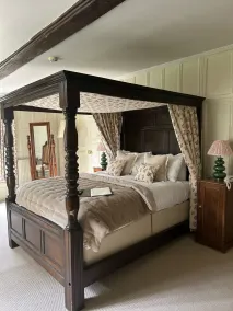 Ravenwood Hall Hotel - Room