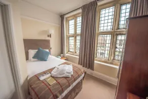 Norfolk Arms Hotel - Arundel - Room