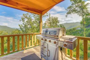 North Carolina Cabin - Pool Table & Mountain Views - Innvendig