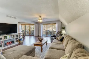 Lakefront Home w/ Dock & Decks in Gravois Mills! - Interiør
