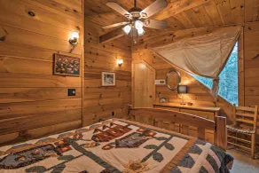 Lake Lure Log Cabin w/ Grill, Near Hiking! - Interiør
