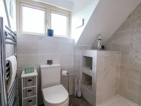 Spinney's Den - Badezimmer