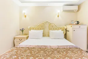 Elegance East Hotel - Vue de la chambre