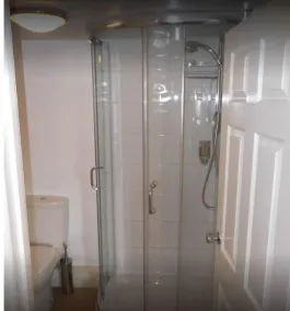 The Plough Bicester - Bathroom