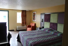 Executive Inn & Suites - Room