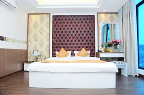 The Royal Hotel Near West Lake - Room