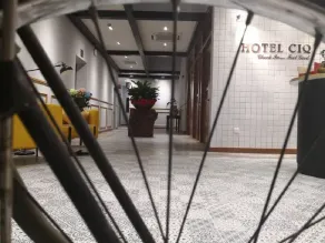 HOTEL CIQ, JALAN TRUS - Lobby