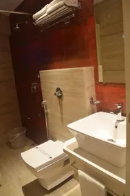 South Coast Hotels Thane - Badrum