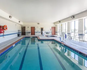 Comfort Inn & Suites Madisonville - Piscina