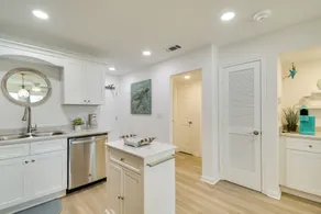 Walk to Beach! Gulf Shores Escape w/ Indoor Pool - Interiør