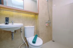 Cozy Studio Apartemen Transpark Cibubur by Royal Home Indonesia - Badezimmer