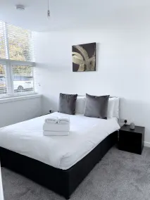 Ascot House Apartments - Room