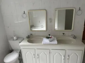 Busa House Self-Catering Guest House - Baño