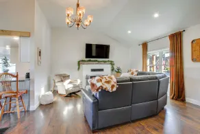 Fully Updated! Zanesville Home w/ River Views - Intérieur