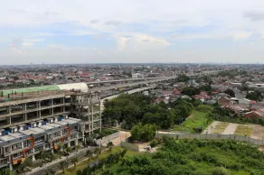 Modern Look and Homey Studio Apartment Gateway Park LRT City Jatibening By Travelio - Ausblick vom Zimmer