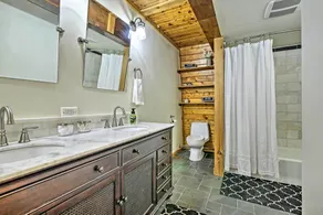 Walk to Tuttle Creek Lake: Secluded Scenic Retreat - Interiør