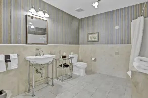 St James Hotel - Salle de bain