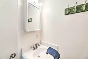Atlantic Beach Studio w/ Community Pool! - Interni