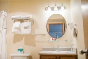 Friday Harbor Suites - Salle de bain