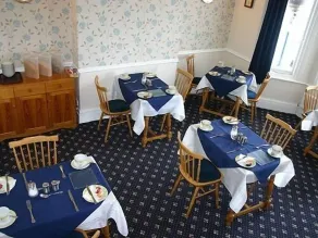 Sefton Lodge SEAFRONT ,PANORAMIC SEA VIEW ENSUITE BALCONY ROOMS AVAILABLE, GUEST GARDEN - Restaurant