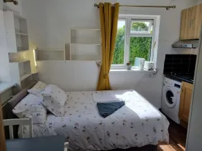 Cosy, Quiet, Studio Flat - Habitación