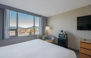 Coast Chilliwack Hotel by APA - Camera