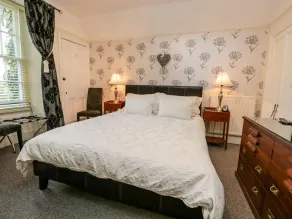 The Bolt Hole - Room