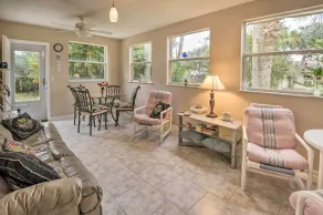 Pet-friendly Flagler Beach Home w/ Yard Near Beach - Interiör
