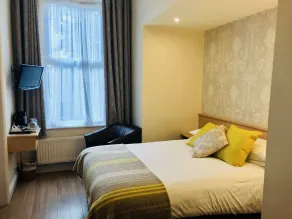 The Westlynne Hotel & Apartments Free Parking Near Manchester Centre - Room