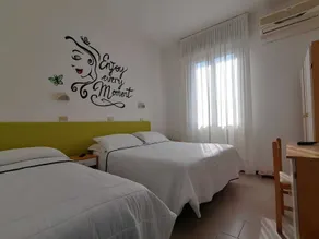 Kristalex Pet Friends Hotel - Room