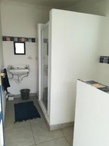 Mr Pell's House Self-Catering Accommodation - Bathroom