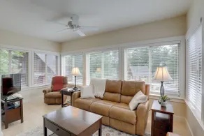 Inviting Summer Village Cottage: Golf Cart & More! - Innvendig