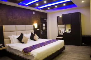 Dolphin Chocolate Inn - Room