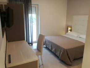 HOTEL SETTIBI 20m dalla spiaggia - Chambre